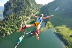 开云体育APP下载-横扫与德比，体育焦点战的双重奏