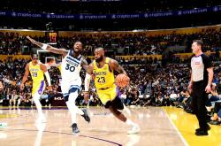 开云体育APP下载-湖人大破森林狼，主场连胜达六场