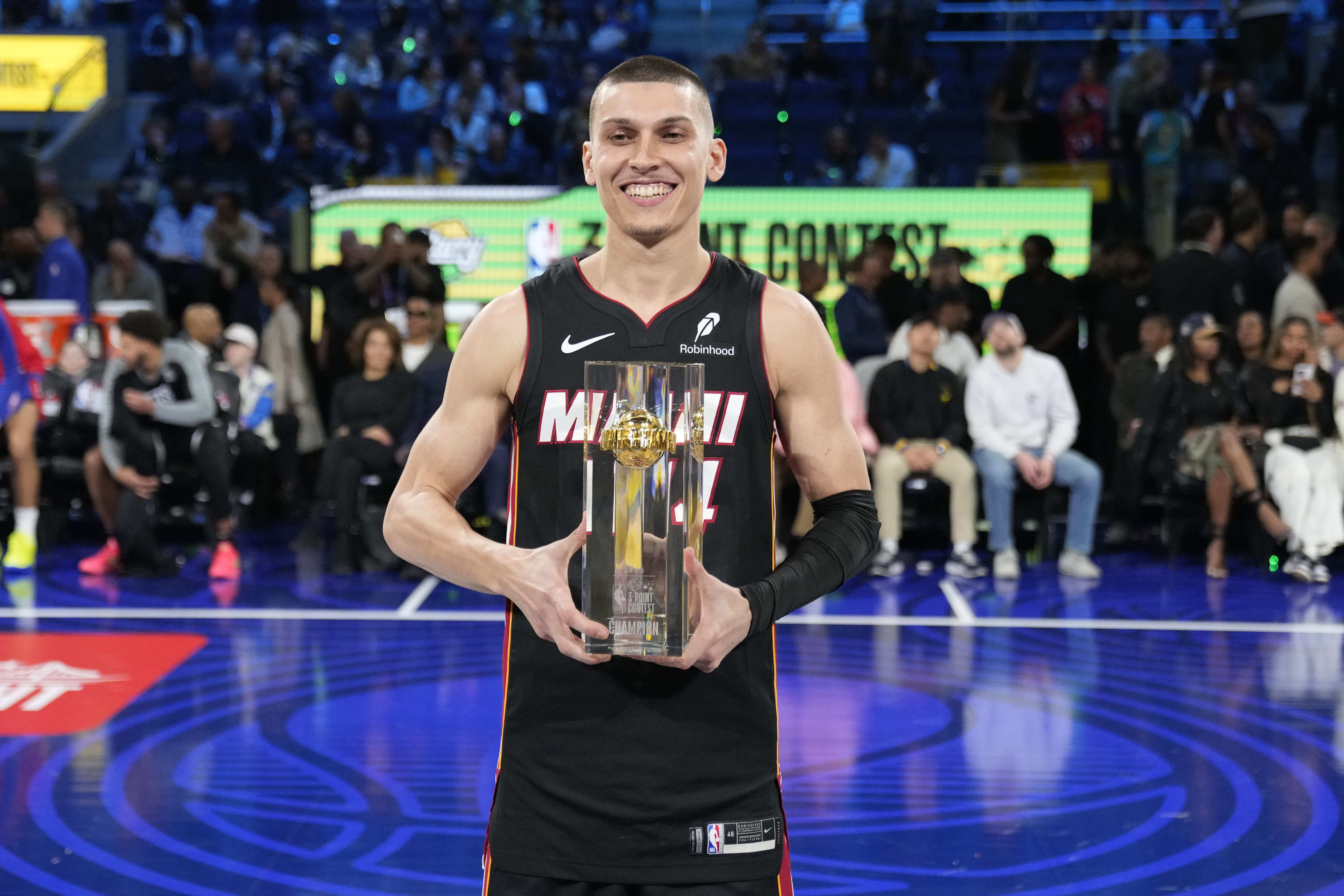包含NBA球员在全明星周末精彩表现的词条