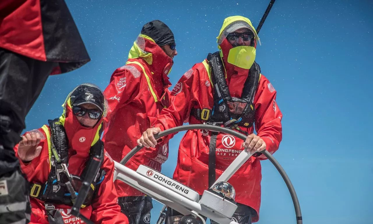 关于队员极速反击,球队轻松锁定三分收获的信息 关于队员极速反击,球队轻松锁定三分收获的信息