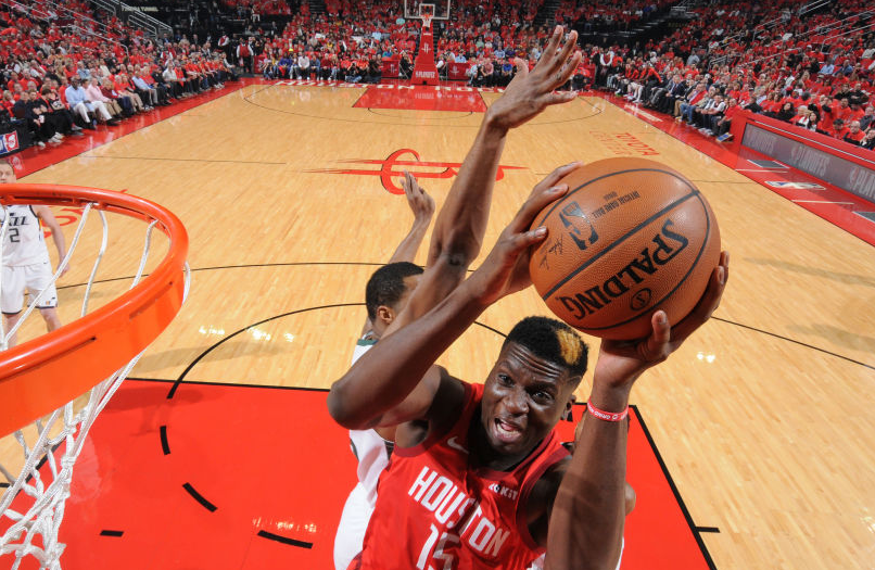 爵士队员连放狂炮，横扫对手