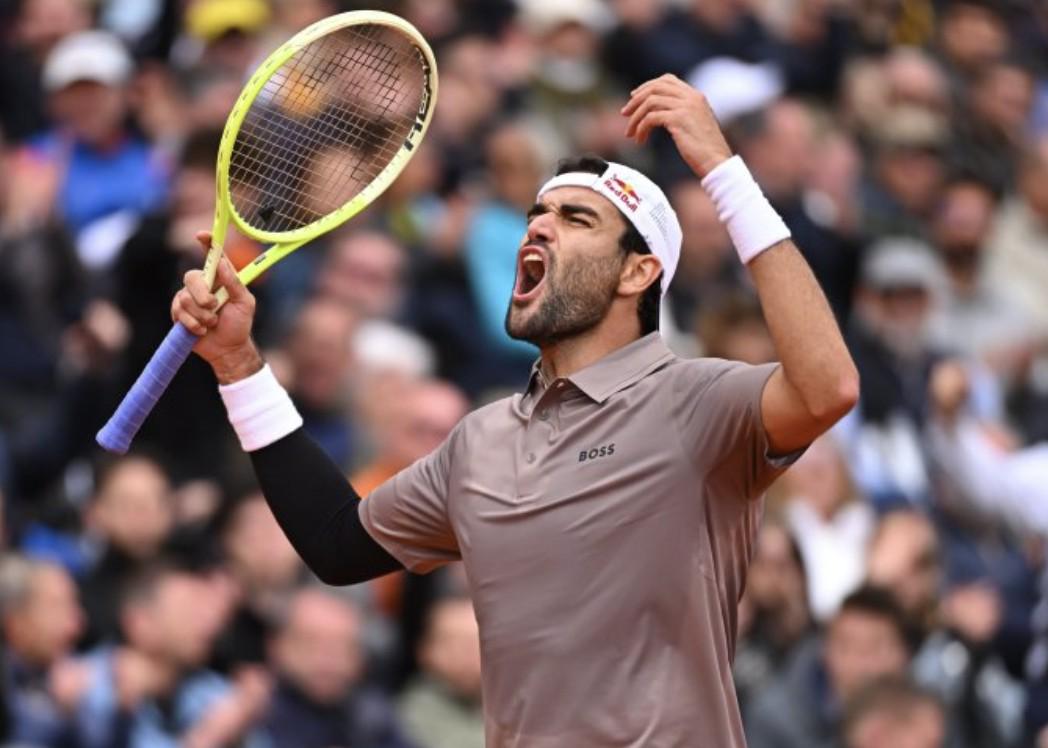 包含戴维斯杯险胜蒙特卡洛大师赛，兹维列夫点燃赛场的词条